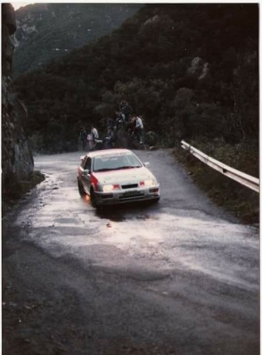 Carlos Sainz Cenamor - Luís Rodríguez Moya
24º Rallye Catalunya-Costa Brava 1988. Ford Sierra RS Cosworth (V-7853-BX). Clasificado 2º.

Del 12 al 13 de Febrero, Lloret de Mar, Girona, Catalunya, España
Superficie: asfalto - tierra.

El Rally tenia 416.35 km cronometrados divididos en 26 tramos.

Tomaron la salida 110 equipos, finalizaron 42.

© Joan Al en SS Osor
@
Palabras clave: ;Ford;Sierra;Cosworth;Catalunya;Costa_Brava;1988;Spain;España