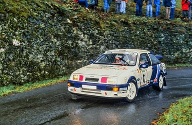 Carlos Sainz Cenamor - Luís Rodríguez Moya
30º Rallye Sanremo - Rallye d'Italia 1988. Ford Sierra RS Cosworth (D373 TAR). Clasificado 5º.
Ford Motor Co. Ltd.

Del 10 al 14 de Octubre, Sanremo, Liguria, Imperia, Italia.
Superficie: asfalto - tierra.

El Rally tenia un total de 2453.87 km de los que 564.96 Km divididos en 43 tramos eran especiales (4 de ellos fueron cancelados SS6 Superspeciale 2 de 2.18 Km, SS11 Tignai de 12.17 Km, SS13 Lanzo 2 de 6.38 Km y SS38 Angua 2 de 12.37 Km).

Se inscribieron 124 equipos, tomaron la salida 124, finalizaron 55.@
Palabras clave: Luis_Moya;Ford;Sierra;Cosworth;Sanremo;Italia;1988