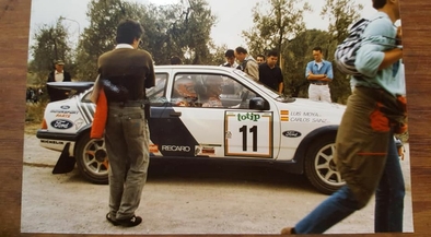 Carlos Sainz Cenamor - Luís Rodríguez Moya
30º Rallye Sanremo - Rallye d'Italia 1988. Ford Sierra RS Cosworth (D373 TAR). Clasificado 5º.
Ford Motor Co. Ltd.

Del 10 al 14 de Octubre, Sanremo, Liguria, Imperia, Italia.
Superficie: asfalto - tierra.

El Rally tenia un total de 2453.87 km de los que 564.96 Km divididos en 43 tramos eran especiales (4 de ellos fueron cancelados SS6 Superspeciale 2 de 2.18 Km, SS11 Tignai de 12.17 Km, SS13 Lanzo 2 de 6.38 Km y SS38 Angua 2 de 12.37 Km).

Se inscribieron 124 equipos, tomaron la salida 124, finalizaron 55.@
Palabras clave: Luis_Moya;Ford;Sierra;Cosworth;Sanremo;Italia;1988
