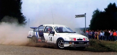 Carlos Sainz Cenamor - Luís Rodríguez Moya
38º 1000 Lakes Rally 1988. Ford Sierra RS Cosworth (D373 TAR). Clasificado 6º.

Del 26 al 28 de Agosto, Jyväskylä, Finlandia.
Superficie: tierra.

El Rally tenia un total de 1445.95 km de los que 496.32 km divididos en 39 tramos, eran especiales.

Se inscribieron 200 equipos, tomaron la salida 195, finalizaron 84.@
Palabras clave: ;Luis_Moya;Finlandia;1988