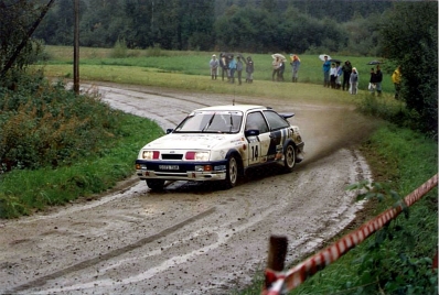 Carlos Sainz Cenamor - Luís Rodríguez Moya
38º 1000 Lakes Rally 1988. Ford Sierra RS Cosworth (D373 TAR). Clasificado 6º.

Del 26 al 28 de Agosto, Jyväskylä, Finlandia.
Superficie: tierra.

El Rally tenia un total de 1445.95 km de los que 496.32 km divididos en 39 tramos, eran especiales.

Se inscribieron 200 equipos, tomaron la salida 195, finalizaron 84.@
Palabras clave: ;Luis_Moya;Finlandia;1988
