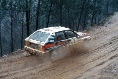 Markku Alen -  Ilkka Kivimaki
23º Rallye de Portugal Vinho do Porto 1989. Lancia Delta Integrale. Clasificado 2º.

Del 28 de Febrero al 4 de Marzo, Estoril, Portugal.
Superficie: asfalto - tierra.

El Rally tenia un total de 2153.02 km de los que 576.88 km divididos en 38 tramos eran especiales, (una de ellas fue cancelada SS18 Ponte de Lima de 16.80 Km).

Tomaron la salida 93 equipos, finalizaron 38.@
Palabras clave: Markku_Alen;Lancia;Delta;Integrale;Portugal;1989