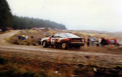 Juha Kankkunen - Juha Piironen
38º Lombard RAC Rally 1989. Toyota Celica GT-4 -ST165- (K-AM 9444). Clasificado 3º.

Del 19 al 23 de Noviembre, Nottingham, Inglaterra.
Superficie: tierra.

El Rally tenia un total de 3,081.99 Km de los que 603.57 Km divididos en 55 tramos eran especiales.

Se inscribieron 202 equipos, tomaron la salida 187, finalizaron 84.@
Palabras clave: ;Toyota;Celica;ST165;RAC_Rally;Gran_Bretaña;1989;Inglaterra