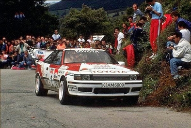 Juha Kankkunen - Juha Piironen
33º Tour de Corse - Rallye de France 1989. Toyota Celica GT-4 -ST165- (K-AM 6009). Clasificado 3º.

Del 23 al 26 de Abril, Ajaccio, Córcega, Francia.
Superficie: asfalto.

El Rally tenia un total de 1439.85 km de los que 628.71 km divididos en 33 tramos eran especiales.

Se inscribieron 85 equipos, tomaron la salida 79, finalizaron 39.@
Palabras clave: ;Juha_Piironen;Corse;Corcega;Toyota;Celica;ST165;1989