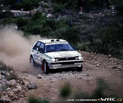 Jorge Recalde - Jorge Del Buono
36º Acropolis Rally 1989. Lancia Delta Integrale (TO 34164H). Clasificado 5º.

Del 27 de Mayo al 1 de Junio, Atenas, Grecia.
Superficie: tierra.

El Rally tenia un total de 1880.41 km de los que 588.51 km divididos en 42 tramos eran especiales.

Tomaron la salida 97 equipos, finalizaron 40.@
Palabras clave: Jorge_Recalde;Lancia;Delta;Integrale;Grecia;Acropolis;1989