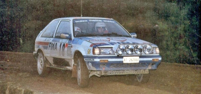 Gregoire de Mevius - Willy Lux
23º Rallye de Portugal Vinho do Porto 1989. Mazda 323 4WD (AT 262669). Clasificado 7º.

Del 28 de Febrero al 4 de Marzo, Estoril, Portugal.
Superficie: asfalto - tierra.

El Rally tenia un total de 2153.02 km de los que 576.88 km divididos en 38 tramos eran especiales, (una de ellas fue cancelada SS18 Ponte de Lima de 16.80 Km).

Tomaron la salida 93 equipos, finalizaron 38.@

Palabras clave: Mazda;4WD;Portugal;1989