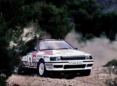 Juha Kankkunen - Juha Piironen
36º Acropolis Rally 1989. Toyota Celica GT-4 -ST165- (K-AM 8332). Abandonó por salida de pista en SS36 Gardiki de 22,87 Km.
Toyota Team Europe

Del 27 de Mayo al 1 de Junio, Atenas, Grecia.
Superficie: tierra.

El Rally tenia un total de 1880.41 km de los que 588.51 km divididos en 42 tramos eran especiales.

Tomaron la salida 97 equipos, finalizaron 40.@
Palabras clave: Toyota;Celica;Grecia;Acropolis;ST165;1989