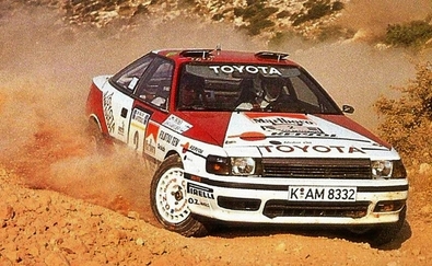 Juha Kankkunen - Juha Piironen
36º Acropolis Rally 1989. Toyota Celica GT-4 -ST165- (K-AM 8332). Abandonó por salida de pista en SS36 Gardiki de 22,87 Km.
Toyota Team Europe

Del 27 de Mayo al 1 de Junio, Atenas, Grecia.
Superficie: tierra.

El Rally tenia un total de 1880.41 km de los que 588.51 km divididos en 42 tramos eran especiales.

Tomaron la salida 97 equipos, finalizaron 40.@
Palabras clave: Toyota;Celica;Grecia;Acropolis;ST165;1989