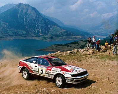 Juha Kankkunen - Juha Piironen
36º Acropolis Rally 1989. Toyota Celica GT-4 -ST165- (K-AM 8332). Abandonó por salida de pista en SS36 Gardiki de 22,87 Km.
Toyota Team Europe

Del 27 de Mayo al 1 de Junio, Atenas, Grecia.
Superficie: tierra.

El Rally tenia un total de 1880.41 km de los que 588.51 km divididos en 42 tramos eran especiales.

Tomaron la salida 97 equipos, finalizaron 40.@
Palabras clave: Toyota;Celica;Grecia;Acropolis;ST165;1989