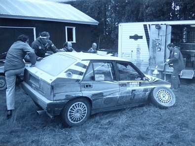 Didier Auriol - Bernard Occelli
39º 1000 Lakes Rally 1989. Lancia Delta Integrale (TO 62126M). Abandonó por accidente en el último tramo cronometrado, SS43 Vartiamaki de 11.26 km.

Del 25 al 27 de Agosto, Jyväskylä, Finlandia.
Superficie: grava / tierra.

El Rally tenia un total de 1447.34 Km de los que 507.83 Km divididos en 43 tramos eran especiales.

Se inscribieron 200 equipos, tomaron la salida 189, finalizaron 69.@
Palabras clave: Didier_Auriol;Lancia;Delta;Integrale;Finlandia;1989;Crash;Finlandia