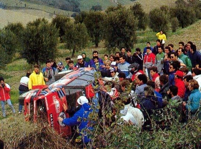 Didier Auriol - Bernard Occelli
31º Rallye Sanremo - Rallye d'Italia 1989. Lancia Delta Integrale 16V (TO 62125M). Abandonó por accidente en SS5 Passo Ginestro de 12.69 Km.
Martini Lancia

Del 8 al 12 de Octubre, Sanremo, Liguria, Imperia, Italia.
Superficie: asfalto - tierra.

El Rally tenia un total de 2086.19 km de los que 544.20 km divididos en 34 tramos eran especiales.

Tomaron la salida 107 equipos, finalizaron 34.@
Palabras clave: Didier_Auriol;Lancia;Delta;Integrale;Sanremo;1989;Crash