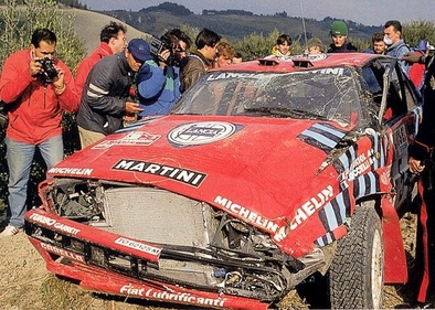 Didier Auriol - Bernard Occelli
31º Rallye Sanremo - Rallye d'Italia 1989. Lancia Delta Integrale 16V (TO 62125M). Abandonó por accidente en SS5 Passo Ginestro de 12.69 Km.
Martini Lancia

Del 8 al 12 de Octubre, Sanremo, Liguria, Imperia, Italia.
Superficie: asfalto - tierra.

El Rally tenia un total de 2086.19 km de los que 544.20 km divididos en 34 tramos eran especiales.

Tomaron la salida 107 equipos, finalizaron 34.@
Palabras clave: Didier_Auriol;Lancia;Delta;Integrale;Sanremo;1989;Crash