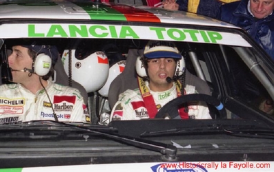 Alex Fiorio - Luigi Pirollo
57º Rallye Automobile de Monte-Carlo 1989. Lancia Delta Integrale (TO 70781L). Abandonó por accidente en SS5 Chateau Boulogne de 30.00 km, resultando fallecidos dos aficionados.

Alex, (hijo de Cesare Fiorio, patrón del equipo Lancia), perdió el control del coche después de un pequeño cambio de rasante. 

Los espectadores fallecidos resultaron ser el piloto de Rallyes Lars-Erik Thorp de 28 años y su copiloto Bertil-Rune Rehnfeldt
D.E.P. / R.I.P.

Thorp y Rehnfeldt no competí­an en el Monte-Carlo, sólo hací­an reconocimientos para ayudar a su compañero Fredrik Skoghag, piloto de rally de Suecia, el cual competía con un 	Lancia Delta Integrale.

Mientras tomaban un descanso, Torph y Rehnfeldt decidieron presenciar la quinta etapa del rally. 

El piloto italiano Alex Fiorio se salió de la carretera y bajó por un terraplén a unos 145 km/h.

El coche al salirse de la carretera y antes de bajar por el terraplén, se estrelló contra Torph y Rehnfeldt, causando la muerte de ambos instantáneamente.

Fiorio y su copiloto Luigi Pirollo resultaron ilesos.

Del 21 al 26 de Enero, Monte-Carlo.
Superficie: asfalto - nieve.

El Rally tenia un total de 2872.82 km, de los que 613.25 km, divididos en 24 tramos, eran especiales.

Tomaron la salida 172 equipos, finalizaron 83.@
Palabras clave: ;Lancia;Delta;Integrale;Montecarlo;1989;Personajes