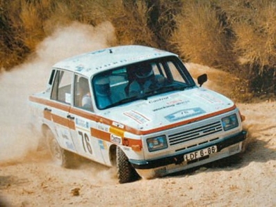 Klaus-Dieter Krügel - Roland Fink
36º Acropolis Rally 1989. Wartburg 353 W 460 (LDF 6-86). Abandonó en SS2 Vari 1 de 13.44 km.

Del 27 de Mayo al 1 de Junio, Atenas, Grecia.
Superficie: tierra.

El Rally tenia un total de 1880.41 km de los que 588.51 km divididos en 42 tramos eran especiales.

Tomaron la salida 97 equipos, finalizaron 40.@
Palabras clave: Wartburg;Acropolis;Grecia;1989