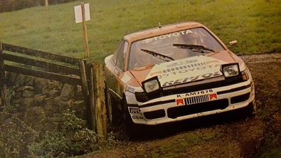 Carlos Sainz - Luís Moya
46º Lombard RAC Rally 1990. Toyota Celica GT-4 -ST165- (K-AM 7878). Clasificado 1º.
Toyota Team Europe

Del 25 al 28 de Noviembre, Harrogate, Yorkshire, Inglaterra.
Superficie: tierra.

El Rally tenia un total de 2358.77 Km de los que 566.27 Km divididos en 41 tramos eran especiales.

Se inscribieron 184 equipos, tomaron la salida 176, finalizaron 94.@
Palabras clave: Toyota;Celica;ST165;Inglaterra;RAC_Rally;1990