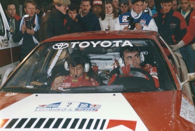 Carlos Sainz - Luís Moya
46º Lombard RAC Rally 1990. Toyota Celica GT-4 -ST165- (K-AM 7878). Clasificado 1º.
Toyota Team Europe

Del 25 al 28 de Noviembre, Harrogate, Yorkshire, Inglaterra.
Superficie: tierra.

El Rally tenia un total de 2358.77 Km de los que 566.27 Km divididos en 41 tramos eran especiales.

Se inscribieron 184 equipos, tomaron la salida 176, finalizaron 94.@
Palabras clave: Toyota;Celica;ST165;Inglaterra;RAC_Rally;1990