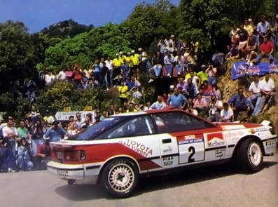 Carlos Sainz - Luís Moya
34º Tour de Corse - Rallye de France 1990. Toyota Celica GT-4 -ST165- (K-AM 8133). Clasificado 2º.

Del 6 al 9 de Mayo, Ajaccio, Córcega, Francia.
Superficie: asfalto.

El Rally tenia un total de 1,397.18 Km de los que 602.25 Km divididos en 30 tramos, eran especiales.

Se inscribieron 97 equipos, tomaron la salida 94, finalizaron 48.@
Palabras clave: ;Toyota;Celica;Corcega;1990;Corse