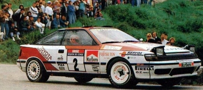 Carlos Sainz - Luís Moya
34º Tour de Corse - Rallye de France 1990. Toyota Celica GT-4 -ST165- (K-AM 8133). Clasificado 2º.

Del 6 al 9 de Mayo, Ajaccio, Córcega, Francia.
Superficie: asfalto.

El Rally tenia un total de 1,397.18 Km de los que 602.25 Km divididos en 30 tramos, eran especiales.

Se inscribieron 97 equipos, tomaron la salida 94, finalizaron 48.@
Palabras clave: ;Toyota;Celica;Corcega;1990;Corse