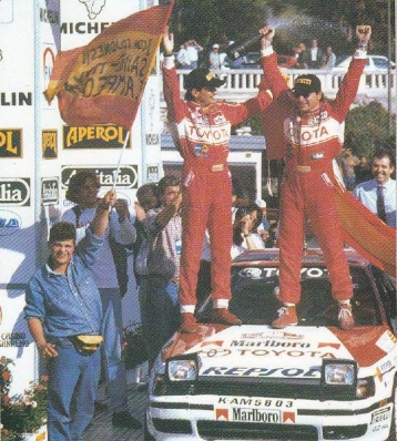 Carlos Sainz Cenamor - Luís Rodríguez Moya
32º Rallye Sanremo - Rallye d'Italia 1990. Toyota Celica GT-4 -165- (K-AM 5803). Clasificado 3º.

Del 14 al 18 de Octubre, Sanremo, Italia.
Superficie: asfalto - tierra.

El Rally tenía un total de 2236.63 km de los que 614.95 km divididos en 35 tramos eran especiales.

Tomaron la salida 104 equipos, finalizaron 47.@
Palabras clave: ;Luis_Moya;Toyota;Celica;ST165;Sanremo;1990;pERSONAJES