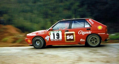 Carlos Bica - Fernando Prata
24º Rallye de Portugal Vinho do Porto 1990. Lancia Delta Integrale 16V (TO 33821M). Clasificado 5º.

Del 6 al 10 de Marzo, Estoril, Cascais, Lisboa, Portugal.
Superficie: asfalto - tierra.

El Rally tenia un total de 2047.51 Km de los que 556.10 km Km divididos en 39 tramos eran especiales, (uno de ellos fue cancelado SS11 Prestimo de 11.90 Km).

Se inscribieron 108 equipos, tomaron la salida 100, finalizaron 34.@
Palabras clave: ;Lancia;Delta;Portugal;1990