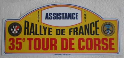 35º Tour de Corse - Rallye de France 1991
Placa de Equipo Asistencia

Prueba 5 de 14

Del 28 de Abril al 1 de Mayo, Ajaccio, Córcega, Francia.
Superficie: asfalto.

El Rally tenia un total de 1384.51 km de los que 625.91 km divididos en 27 tramos eran especiales.

Tomaron la salida 101 equipos, finalizaron 43.
Palabras clave: Corse;Corcega;1991;Detalles