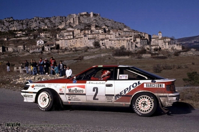 Carlos Sainz Cenamor - Lui­s Moya
59º Rallye Automobile de Monte-Carlo 1991. Toyota Celica GT-4 "ST165" (K-AM 1239). Clasificado 1º.

Del 24 al 30 de Enero, Monte-Carlo.
Superficie: asfalto - nieve.

El Rally tenia un total de 3390.27 km de los que 628.64 km divididos en 27 tramos eran especiales.

Tomaron la salida 167 equipos, finalizaron 75.@
Palabras clave: ;Montecarlo;Toyota;Celica;1991