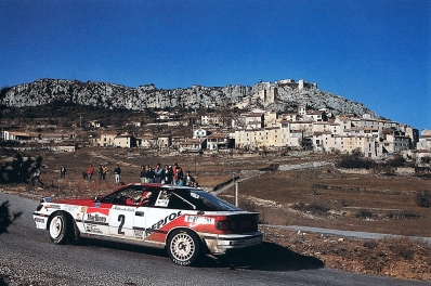 Carlos Sainz Cenamor - Lui­s Moya
59º Rallye Automobile de Monte-Carlo 1991. Toyota Celica GT-4 "ST165" (K-AM 1239). Clasificado 1º.

Del 24 al 30 de Enero, Monte-Carlo.
Superficie: asfalto - nieve.

El Rally tenia un total de 3390.27 km de los que 628.64 km divididos en 27 tramos eran especiales.

Tomaron la salida 167 equipos, finalizaron 75.@
Palabras clave: ;Montecarlo;Toyota;Celica;1991