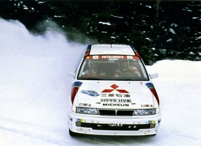 Kenneth Eriksson - Staffan Parmander
40º Internacional Suecia Rally 1991. Mitsubishi Galant VR-4 (H995 HVW). Clasificado 1º.

Del 16 al 18 de Febrero, Karlstad, Suecia.
Superficie: nieve - nieve.

El Rally tenia un total de 1475.10 km de los que 519.90 km divididos en 29 tramos eran especiales.

Se inscribieron 108 equipos, tomaron la salida 108, finalizaron 74.@
Palabras clave: ;Mitsubishi;Galant;VR-4;Suecia;1991;Nieve