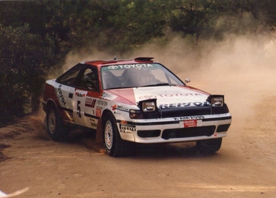 Armin Schwarz - Arne Hertz
27º Rallye Catalunya - Costa Brava - Rallye de España 1991. Toyota Celica GT-4 -ST165- (K-AM 2590). Clasificado 1º.
Toyota Team Europe

Del 10 al 13 de Noviembre, Lloret de Mar, Girona, Catalunya, España.
Superficie: asfalto - tierra.

El Rally tenia un total de 1606.98 km de los que 594.01 km divididos en 35 tramos eran especiales, (2 de ellas fueron canceladas SS4 Sant Hilari - Osor de 13.57 Km y SS29 Riera de Merles de 14.36 Km).

Tomaron la salida 76 equipos, finalizaron 33.

Foto en SS31 Lloret de Mar de 14.75 km (Lloret Verd)

© Joan Al
@@
Palabras clave: Toyota;Celica;ST165;Catalunya;1991;España;Spain