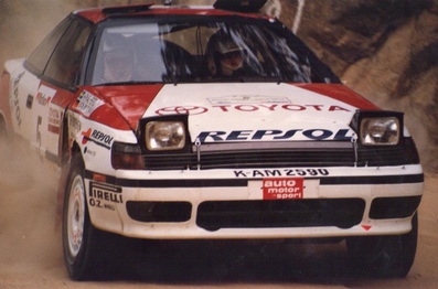 Armin Schwarz - Arne Hertz
27º Rallye Catalunya - Costa Brava - Rallye de España 1991. Toyota Celica GT-4 -ST165- (K-AM 2590). Clasificado 1º.
Toyota Team Europe

Del 10 al 13 de Noviembre, Lloret de Mar, Girona, Catalunya, España.
Superficie: asfalto - tierra.

El Rally tenia un total de 1606.98 km de los que 594.01 km divididos en 35 tramos eran especiales, (2 de ellas fueron canceladas SS4 Sant Hilari - Osor de 13.57 Km y SS29 Riera de Merles de 14.36 Km).

Tomaron la salida 76 equipos, finalizaron 33.@
Palabras clave: Toyota;Celica;Catalunya;1991;España;Spain;ST165