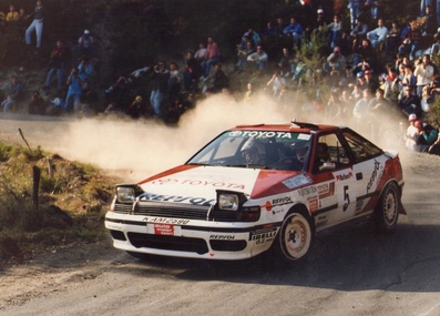Armin Schwarz - Arne Hertz
27º Rallye Catalunya - Costa Brava - Rallye de España 1991. Toyota Celica GT-4 -ST165- (K-AM 2590). Clasificado 1º.
Toyota Team Europe

Del 10 al 13 de Noviembre, Lloret de Mar, Girona, Catalunya, España.
Superficie: asfalto - tierra.

El Rally tenia un total de 1606.98 km de los que 594.01 km divididos en 35 tramos eran especiales, (2 de ellas fueron canceladas SS4 Sant Hilari - Osor de 13.57 Km y SS29 Riera de Merles de 14.36 Km).

Tomaron la salida 76 equipos, finalizaron 33.

© Joan Al
@@
Palabras clave: Toyota;Celica;ST165;Catalunya;1991;España;Spain