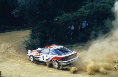 Armin Schwarz - Arne Hertz
27º Rallye Catalunya - Costa Brava - Rallye de España 1991. Toyota Celica GT-4 -ST165- (K-AM 2590). Clasificado 1º.
Toyota Team Europe

Del 10 al 13 de Noviembre, Lloret de Mar, Girona, Catalunya, España.
Superficie: asfalto - tierra.

El Rally tenia un total de 1606.98 km de los que 594.01 km divididos en 35 tramos eran especiales, (2 de ellas fueron canceladas SS4 Sant Hilari - Osor de 13.57 Km y SS29 Riera de Merles de 14.36 Km).

Tomaron la salida 76 equipos, finalizaron 33.@
Palabras clave: Toyota;Celica;Catalunya;1991;ST165;España;Spain