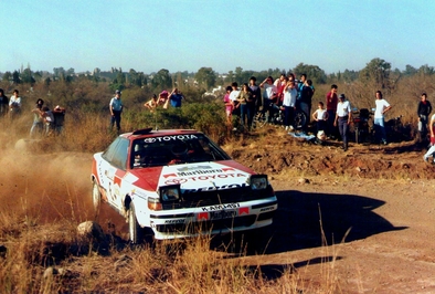 Carlos Sainz - Luís Moya
11º Rally YPF Argentina 1991. Toyota Celica GT-4 "ST165" (K-AM 1457). Clasificado 1º.
Toyota Team Europe

Del 23 al  27 de Julio, Argentina.
Superficie: tierra.

El Rally tenia un total de 2,114.00 Km de los que 594.20 Km divididos en 30 tramos eran especiales (uno de ellos fue cancelado SS1 Hipodromo Argentino de 2.96 Km).

Se inscribieron 87 equipos, tomaron la salida 87, finalizaron 34.@
Palabras clave: Toyota;Celica;ST165;Argentina;1991