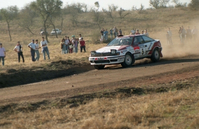 Carlos Sainz - Luís Moya
11º Rally YPF Argentina 1991. Toyota Celica GT-4 "ST165" (K-AM 1457). Clasificado 1º.
Toyota Team Europe

Del 23 al  27 de Julio, Argentina.
Superficie: tierra.

El Rally tenia un total de 2,114.00 Km de los que 594.20 Km divididos en 30 tramos eran especiales (uno de ellos fue cancelado SS1 Hipodromo Argentino de 2.96 Km).

Se inscribieron 87 equipos, tomaron la salida 87, finalizaron 34.@
Palabras clave: Toyota;Celica;ST165;Argentina;1991