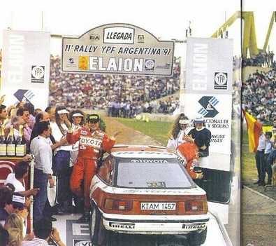 Carlos Sainz - Luís Moya
11º Rally YPF Argentina 1991. Toyota Celica GT-4 "ST165" (K-AM 1457). Clasificado 1º.
Toyota Team Europe

Del 23 al  27 de Julio, Argentina.
Superficie: tierra.

El Rally tenia un total de 2,114.00 Km de los que 594.20 Km divididos en 30 tramos eran especiales (uno de ellos fue cancelado SS1 Hipodromo Argentino de 2.96 Km).

Se inscribieron 87 equipos, tomaron la salida 87, finalizaron 34.@
Palabras clave: Toyota;Celica;ST165;Argentina;1991
