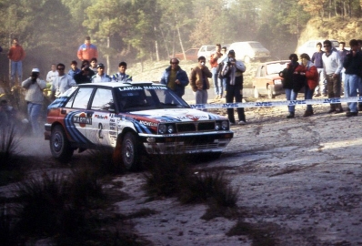 Juha Kankkunen - Juha Piironen
27º Rallye Catalunya - Costa Brava - Rallye de España 1991. Lancia Delta Integrale 16V (TO 76856R). Clasificado 2º.
Martini Lancia

Primer año válido para el Campeonato Mundial de Rallyes.

Del 10 al 13 de Noviembre, Lloret de Mar, Girona, Catalunya, España.
Superficie: asfalto - tierra.

El Rally tenia un total de 1606.98 km de los que 594.01 km divididos en 35 tramos eran especiales, (2 de ellos fueron cancelados SS4 Sant Hilari - Osor de 13.57 Km y SS29 Riera de Merles de 14.36 Km).

Tomaron la salida 76 equipos, finalizaron 33.@
Palabras clave: Lancia;Delta;Integrale;Catalunya;1991;Spain;España