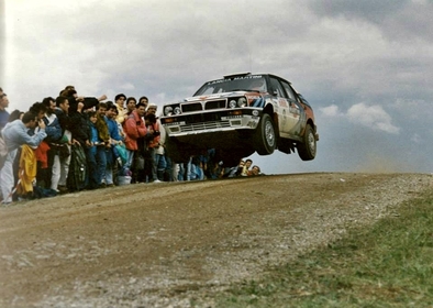 Massimo (Miki) Biasion - Tiziano Siviero
33º Rallye Sanremo - Rallye d'Italia 1991. Lancia Delta Integrale 16V (TO 99928R). Clasificado 2º.

Del 12 al 17 de Octubre, Sanremo, Ligúria, Imperia, Italia.
Superficie: asfalto - tierra.

El Rally tenia un total de 2185.96 km de los que 572.91 km divididos en 31 tramos eran especiales (uno de ellos fue cancelado SS5 Castiglione Garfagnana de 9.67 km).

Tomaron la salida 87 equipos, finalizaron 40.@
Palabras clave: ;Tiziano_Siviero;Lancia;Delta;Integrale;Sanremo;1991;