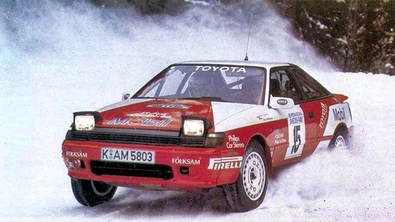 Mats Jonsson - Lars Backman
40º Internacional Suecia Rally 1991. Toyota Celica GT-4 -ST165- (K-AM 5803). Clasificado 2º.

Del 16 al 18 de Febrero, Karlstad, Suecia.
Superficie: nieve - nieve.

El Rally tenia un total de 1475.10 km de los que 519.90 km divididos en 29 tramos eran especiales.

Se inscribieron 108 equipos, tomaron la salida 108, finalizaron 74.@
Palabras clave: Toyota;Celica;GT-4;ST165;Suecia;1991;Nieve