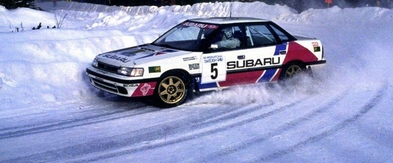 Markku Alen - Ilkka Kivimaki
40º Internacional Suecia Rally 1991. Subaru Legacy RS (G 171 YUD). Clasificado 3º.

Del 16 al 18 de Febrero, Karlstad, Suecia.
Superficie: nieve - nieve.

El Rally tenia un total de 1475.10 km de los que 519.90 km divididos en 29 tramos eran especiales.

Se inscribieron 108 equipos, tomaron la salida 108, finalizaron 74.@
Palabras clave: Markku_Alen;Subaru;Legacy;Suecia;1991;Nieve