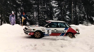 Markku Alen - Ilkka Kivimaki
40º Internacional Suecia Rally 1991. Subaru Legacy RS (G 171 YUD). Clasificado 3º.

Del 16 al 18 de Febrero, Karlstad, Suecia.
Superficie: nieve - nieve.

El Rally tenia un total de 1475.10 km de los que 519.90 km divididos en 29 tramos eran especiales.

Se inscribieron 108 equipos, tomaron la salida 108, finalizaron 74.@
Palabras clave: Markku_Alen;Subaru;Legacy;Suecia;1991;Nieve