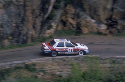 Gianfranco (Franco) Cunico - Stefano Evangelisti
35º Tour de Corse - Rallye de France 1991. Ford Sierra RS Cosworth 4x4 (H375 JEV). Clasificado 3º.

Del 28 de Abril al 1 de Mayo, Ajaccio, Córcega, Francia.
Superficie: asfalto.

El Rally tenia un total de 1384.51 km de los que 625.91 km divididos en 27 tramos eran especiales.

Tomaron la salida 101 equipos, finalizaron 43.@
Palabras clave: ;Ford;Sierra;Cosworth;Corse;Corcega;1991