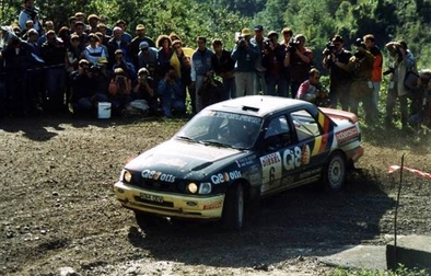François Delecour - Anne-Chantal Pauwels
33º Rallye Sanremo - Rallye d'Italia 1991. Ford Sierra RS Cosworth 4x4 (H314 OEV). Clasificado 4º.

Del 12 al 17 de Octubre, Sanremo, Imperia, Liguria Italia.
Superficie: asfalto - tierra.

El Rally tenia un total de 2185.96 km de los que 572.91 divididos en 31 tramos, eran especiales.

Tomaron la salida 87 equipos, finalizaron 40.@
Palabras clave: ;Ford;Sierra;RS;Cosworth;Sanremo;1991