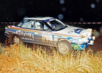 Ari Vatanen - Bruno Berglund
47º Lombard RAC Rally 1991. Subaru Legacy RS (H641 JBW). Clasificado 5º.

Del 24 al 28 de Noviembre, Harrogate, Yorkshire, Inglaterra.
Superficie: tierra.

El Rally tenia un total de 2355.31 Km de los que 565,51 Km divididos en 37 tramos eran especiales.

Se inscribieron 160 equipos, tomaron la salida 151, finalizaron 82.@
Palabras clave: ;Subaru;Legacy;RAC_Rally;Lombard;Gran_Bretaña;1991