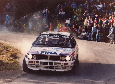 Andrea Aghini - Sauro Farnocchia
27º Rallye Catalunya - Costa Brava - Rallye de España 1991. Lancia Delta Integrale 16V (TO 99928R). Clasificado 5º.
Jolly Club

Del 10 al 13 Noviembre, Lloret de Mar, Catalunya, España.
Superficie: Asfalto - tierra.

El Rally tenia un total de 1606.98 km de los que 566.1 km divididos en 35 tramos eran especiales, (2 de ellas fueron canceladas SS4 Sant Hilari - Ossor de 13.57 Km y SS29 Riera de Merles de 14.36 Km).

Tomaron la salida 76 equipos, finalizaron 33.

© Joan Al
@
Palabras clave: Lancia;Delta;Integrale;Catalunya;1991;España;Spain