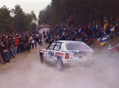 Andrea Aghini - Sauro Farnocchia
27º Rallye Catalunya - Costa Brava - Rallye de España 1991. Lancia Delta Integrale 16V (TO 99928R). Clasificado 5º.
Jolly Club

Del 10 al 13 Noviembre, Lloret de Mar, Catalunya, España.
Superficie: Asfalto - tierra.

El Rally tenia un total de 1606.98 km de los que 566.1 km divididos en 35 tramos eran especiales, (2 de ellas fueron canceladas SS4 Sant Hilari - Ossor de 13.57 Km y SS29 Riera de Merles de 14.36 Km).

Tomaron la salida 76 equipos, finalizaron 33.

© Joan Al
@
Palabras clave: Lancia;Delta;Integrale;Catalunya;1991;España;Spain