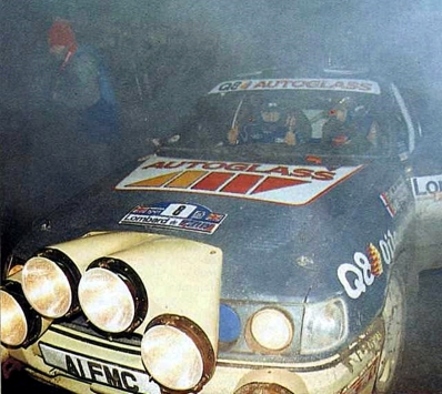 François Delecour - Daniel Grataloup
47º Lombard RAC Rally 1991. Ford Sierra RS Cosworth 4x4 (A1 FMC). Clasificado 6º.
Q8 Team Ford

Del 24 al 28 de Noviembre, Harrogate, Yorkshire, Inglaterra.
Superficie: tierra.

El Rally tenia un total de 2355.31 Km de los que 565,51 Km divididos en 37 tramos eran especiales.

Se inscribieron 160 equipos, tomaron la salida 151, finalizaron 82.@
Palabras clave: Ford;Sierra;Cosworth;Gran_Bretaña;RAC_Rally;Lombard;1991