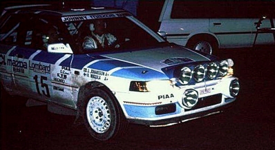 Hannu Mikkola - Johnny Johansson
47º Lombard RAC Rally 1991. Mazda 323 GT-X. Clasificado 7º.

Del 24 al 28 de Noviembre, Harrogate, Yorkshire, Inglaterra.
Superficie: tierra.

El Rally tenia un total de 2355.31 Km de los que 565,51 Km divididos en 37 tramos eran especiales.

Se inscribieron 160 equipos, tomaron la salida 151, finalizaron 82.@
Palabras clave: ;Mazda;GT-X;Gran_Bretaña;RAC_Rally;Lombard;1991