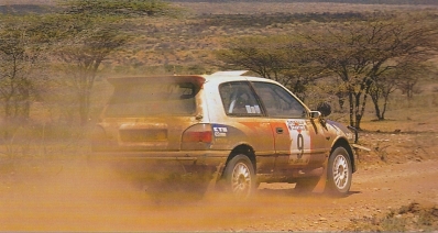 Mike Kirkland - Surinder Thatthi
39º Martini Safari Rally Kenya 1991. Nissan Sunny GTI-R (H3 NME). Clasificado 7º.
Nissan Motorsports Europe

Del 27 de Marzo al 1 de Abril, Nairobi, Kenya, África.
Superficie: tierra.

El Rally tenia un total de 4520.76 km con 79 controles horarios.

Tomaron la salida 57 equipos, finalizaron 27.@
Palabras clave: Safari;Nissan;Sunny;1991