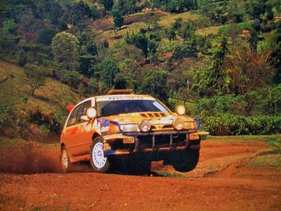 Mike Kirkland - Surinder Thatthi
39º Martini Safari Rally Kenya 1991. Nissan Sunny GTI-R (H3 NME). Clasificado 7º.
Nissan Motorsports Europe

Del 27 de Marzo al 1 de Abril, Nairobi, Kenya, África.
Superficie: tierra.

El Rally tenia un total de 4520.76 km con 79 controles horarios.

Tomaron la salida 57 equipos, finalizaron 27.@
Palabras clave: Safari;Nissan;Sunny;1991
