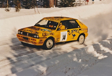 Per Eklund - Jan-Olof Bohlin
40º International Swedish Rally 1991. Lancia Delta Integrale 16V (TO 62124M). Clasificado 8º.
Clarion Team Europe

Del 16 al 18 de Febrero, Karlstad, Suecia.
Superficie: nieve - nieve.

El Rally tenia un total de 1475.10 km de los que 519.90 km divididos en 29 tramos eran especiales.

Se inscribieron 108 equipos, tomaron la salida 108, finalizaron 74.@
Palabras clave: Lancia;Delta;Integrale;Suecia;1991;Nieve